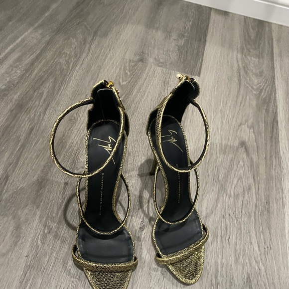 Giuseppe Zanotti Coline Sandal - Picture 9 of 9